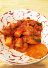タッカルビ〜鶏肉と野菜のコチュジャン炒め