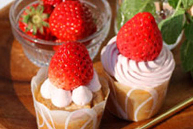 いちごのミニカップケーキ レシピ 作り方 By マルサンパントリー クックパッド 簡単おいしいみんなのレシピが349万品