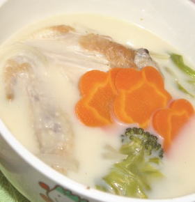 美肌食☆手羽先のコラーゲン豆乳スープ