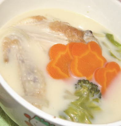 美肌食☆手羽先のコラーゲン豆乳スープの写真