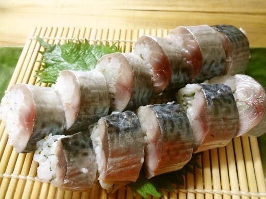 意外と簡単＆美味しい♪しめサバの棒寿司の画像