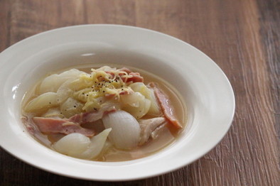 新玉ねぎのボリュームスープ煮の写真