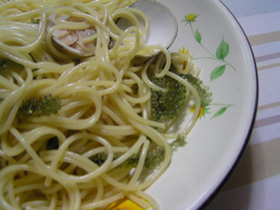 蛤と海ぶどうの酔っぱらいパスタ