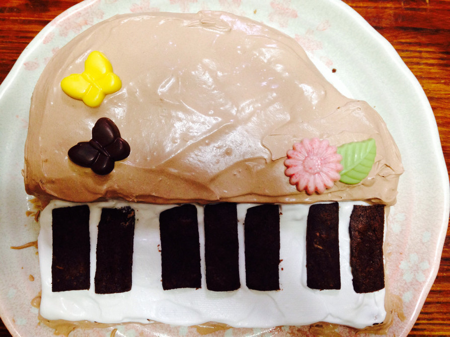 簡単☆米粉ココアスポンジケーキで♪ピアノの画像