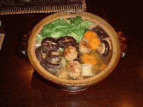 いつもの味に一ひねり・鶏肉団子鍋