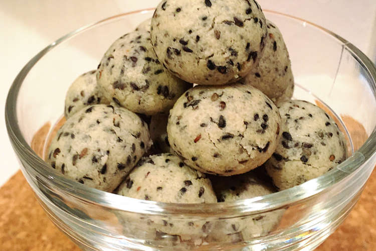 黒ごまボールクッキー レシピ 作り方 By Akipochi クックパッド 簡単おいしいみんなのレシピが352万品
