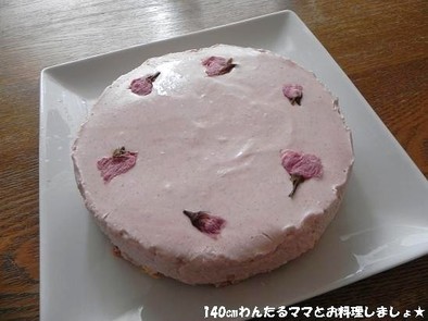 電子レンジで簡単★桜のレアチーズケーキの写真