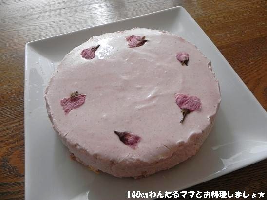 電子レンジで簡単★桜のレアチーズケーキの画像