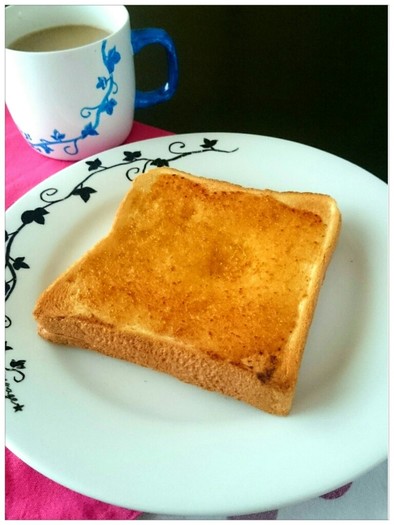 簡単朝ごはん☆黒糖味噌バターのトースト★の写真