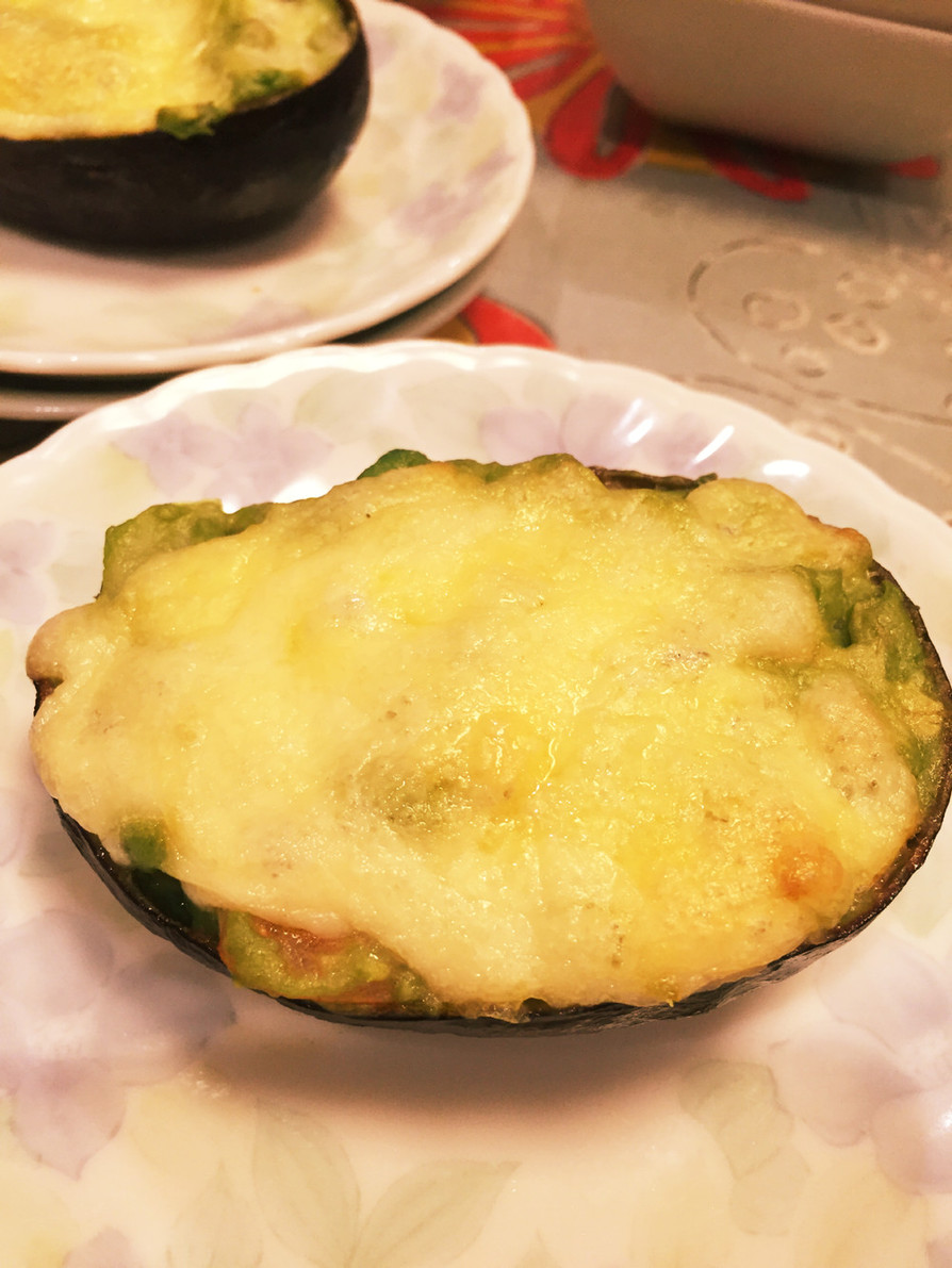 アボカドのチーズ焼きの画像