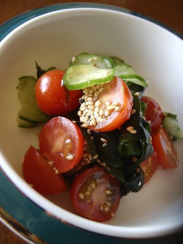 トマト胡瓜ワカメの中華風サラダの画像