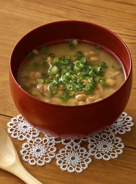 納豆と青ねぎの速攻みそ汁