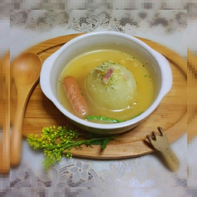 [新玉ねぎの丸ごとスープ]の写真