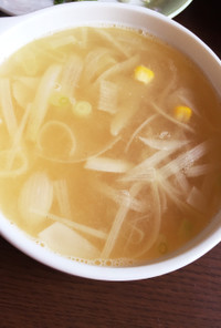 コーンと玉ねぎの中華風スープ