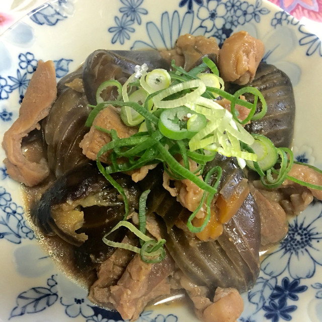 牛すじと茄子の味噌煮込み