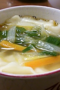 葉にんにくの餃子スープ。