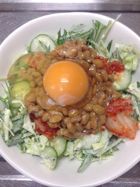キムチ納豆サラダ