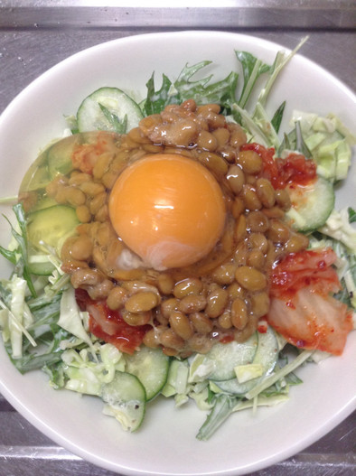 キムチ納豆サラダの写真