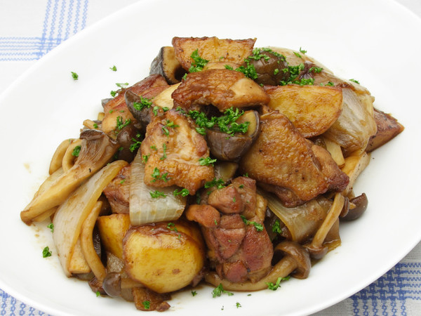 鶏と揚げじゃがのイタリアンソテー