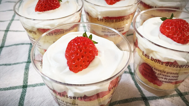 とっても簡単 苺のショートケーキ レシピ 作り方 By まあ03 クックパッド 簡単おいしいみんなのレシピが350万品