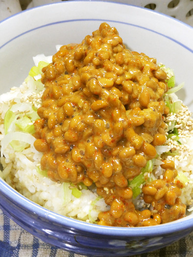 “アカン”くない飯：白炒りゴマの納豆ご飯の写真