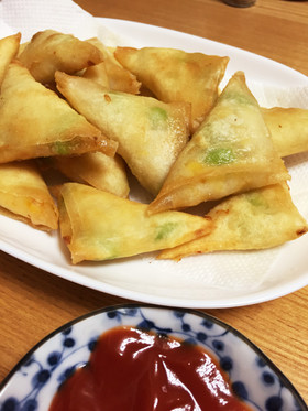 おつまみにお弁当に☆はんぺんの三角春巻き