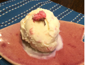 桜の花の 酒粕アイス