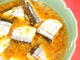 材料入れて煮込むだけ簡単にさんまの味噌煮