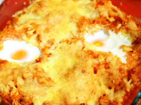 インスタントで、そば飯トマト風味のドリア