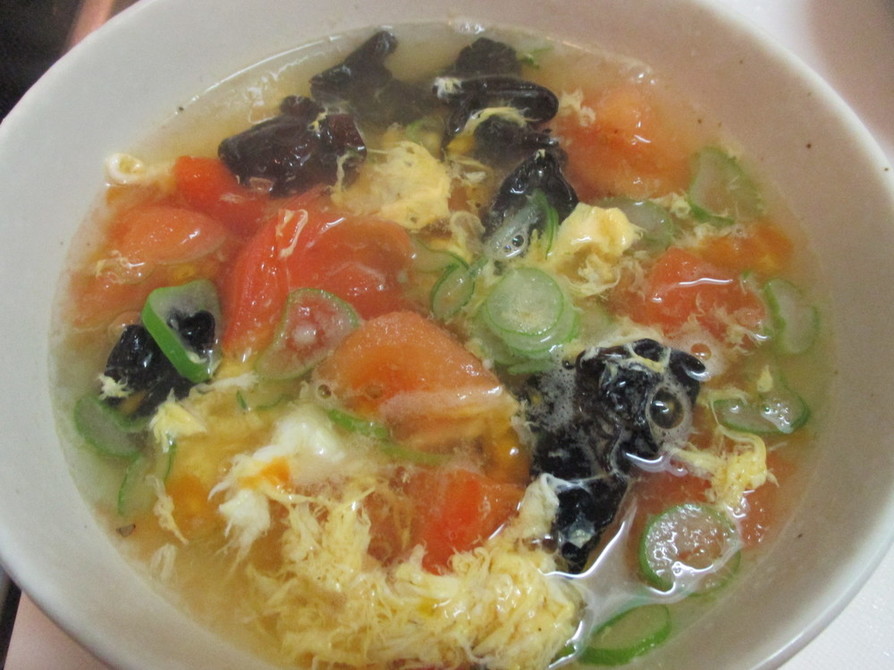 中国家庭料理「卵とトマトと木耳のスープ」の画像