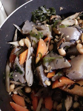 母乳に良いもの詰め込み!簡単大豆の煮物