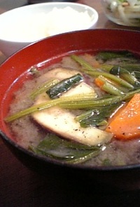 野菜たっぷり☆黒ごま酢味噌汁