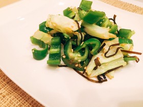 キャベツとピーマンの塩昆布炒め
