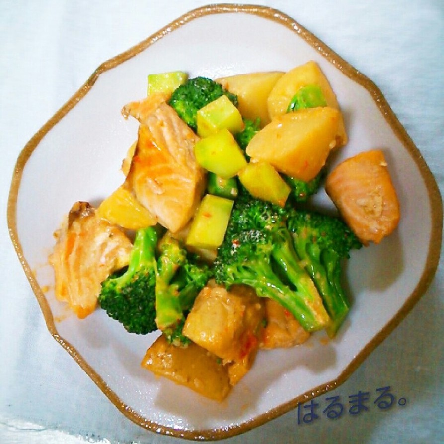鮭とブロッコリーのピリ辛マヨ炒めの画像