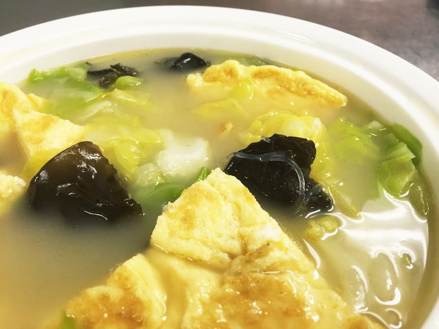 春キャベツと卵焼きのスープ(連白包蛋湯)の画像