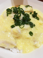 ふわふわとろり*たまごあんかけ鶏親子丼の写真