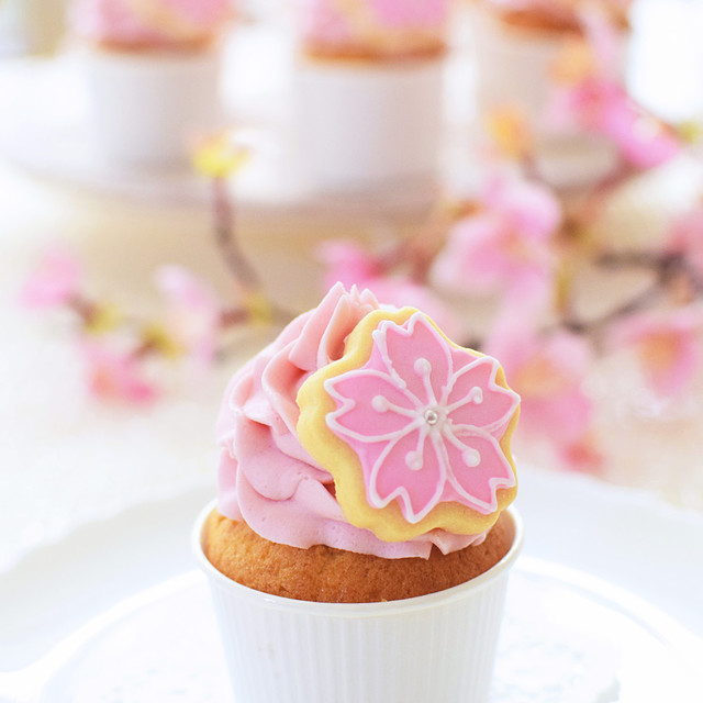 桜のカップケーキ レシピ 作り方 By 馬嶋屋菓子道具店 クックパッド 簡単おいしいみんなのレシピが355万品