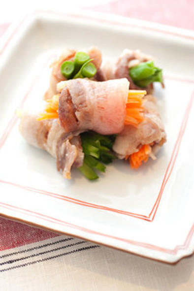 薄切り豚肉の味噌漬け 野菜巻き巻きの写真