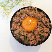 レンジでたったの3分♡ピリ旨そぼろ丼の写真