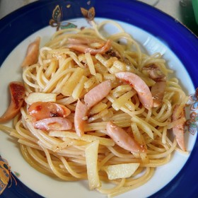 じゃがいもとウィンナーの醤油マヨパスタ