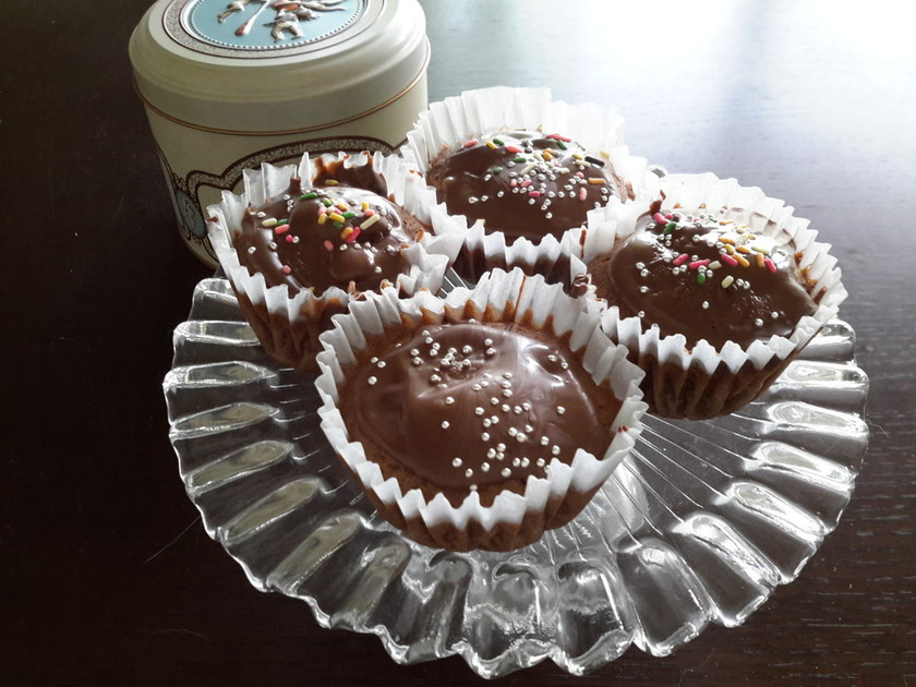 ファッジブラウニーカップケーキとピーナッツバターフロスティングのレシピ