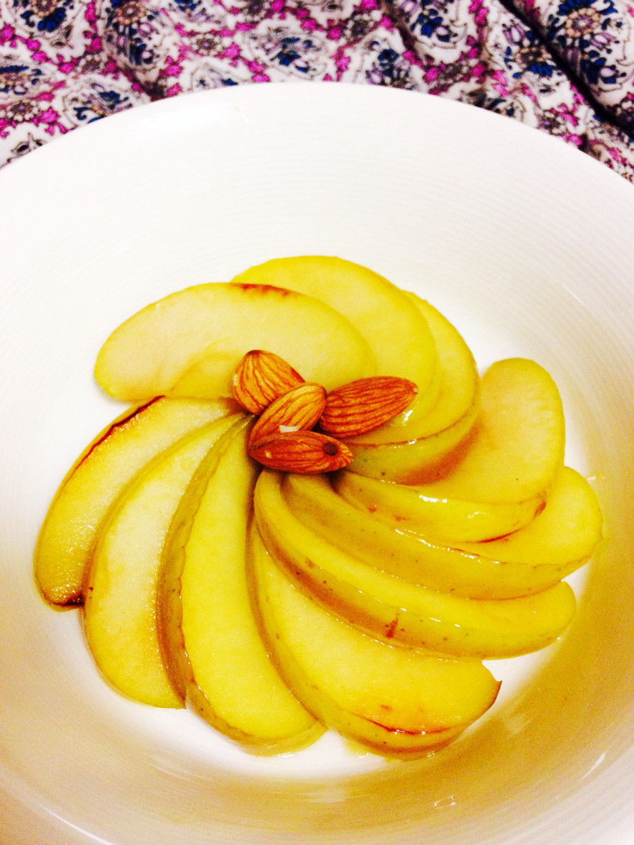 ヘルシーおやつ♡ココナッツ風味焼きりんごの画像