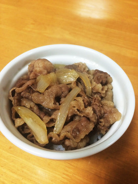 牛丼!麺つゆとレンジ使用で簡単!