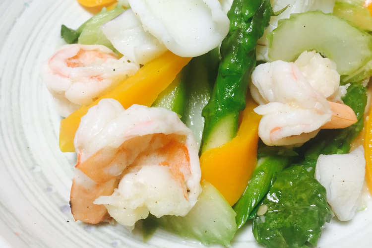 鮮やか エビとイカの塩炒め レシピ 作り方 By Miho808 クックパッド 簡単おいしいみんなのレシピが373万品