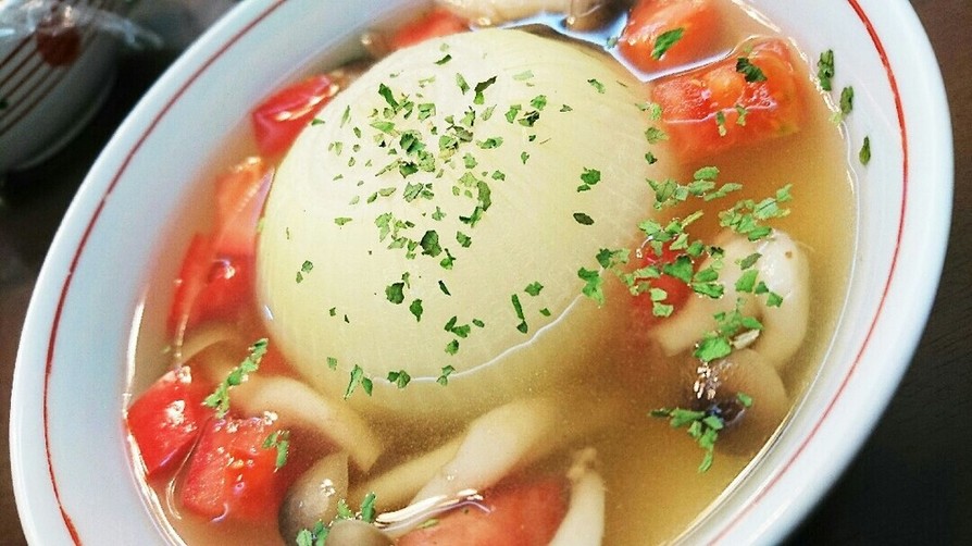 丸ごと新玉ねぎのスープの画像