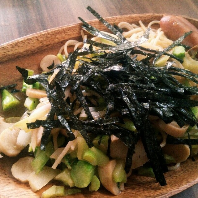 酒蒸し残り汁で 極旨バター醤油パスタ レシピ 作り方 By ぽんぽこまいまい クックパッド 簡単おいしいみんなのレシピが357万品