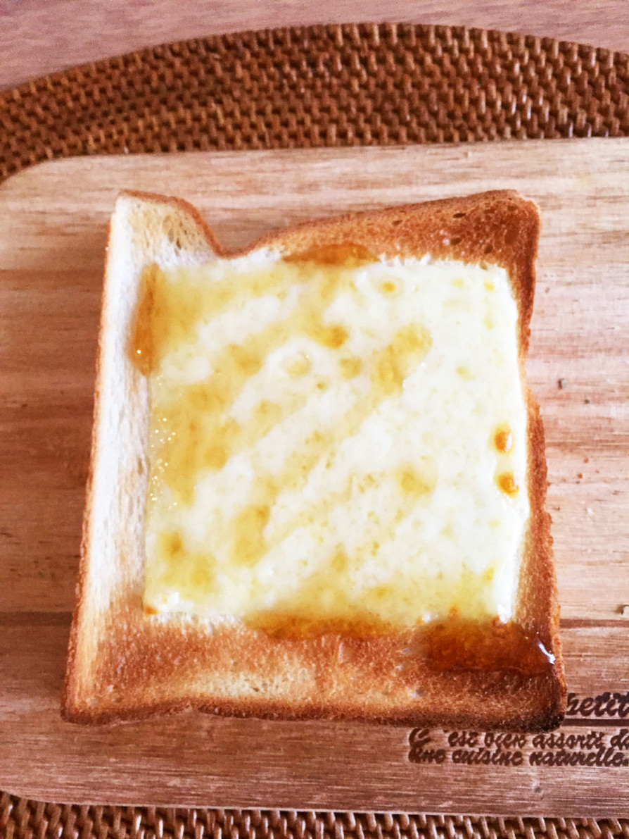 くせになる！メープルチーズトーストの画像
