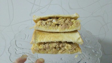 ツナエッグのトーストサンドの写真