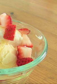 30秒レシピ★苺チーズケーキ風ミニパフェ