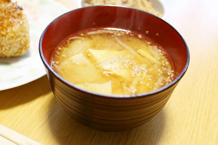 春の定番 たけのこの胡麻味噌汁 レシピ 作り方 By 実月 クックパッド
